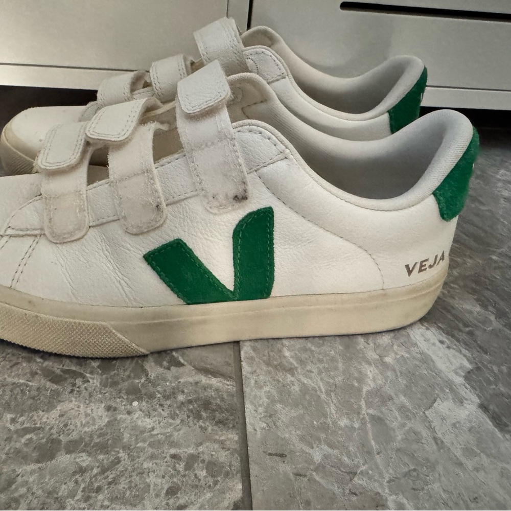 Veja White and Green Recife Sneakers